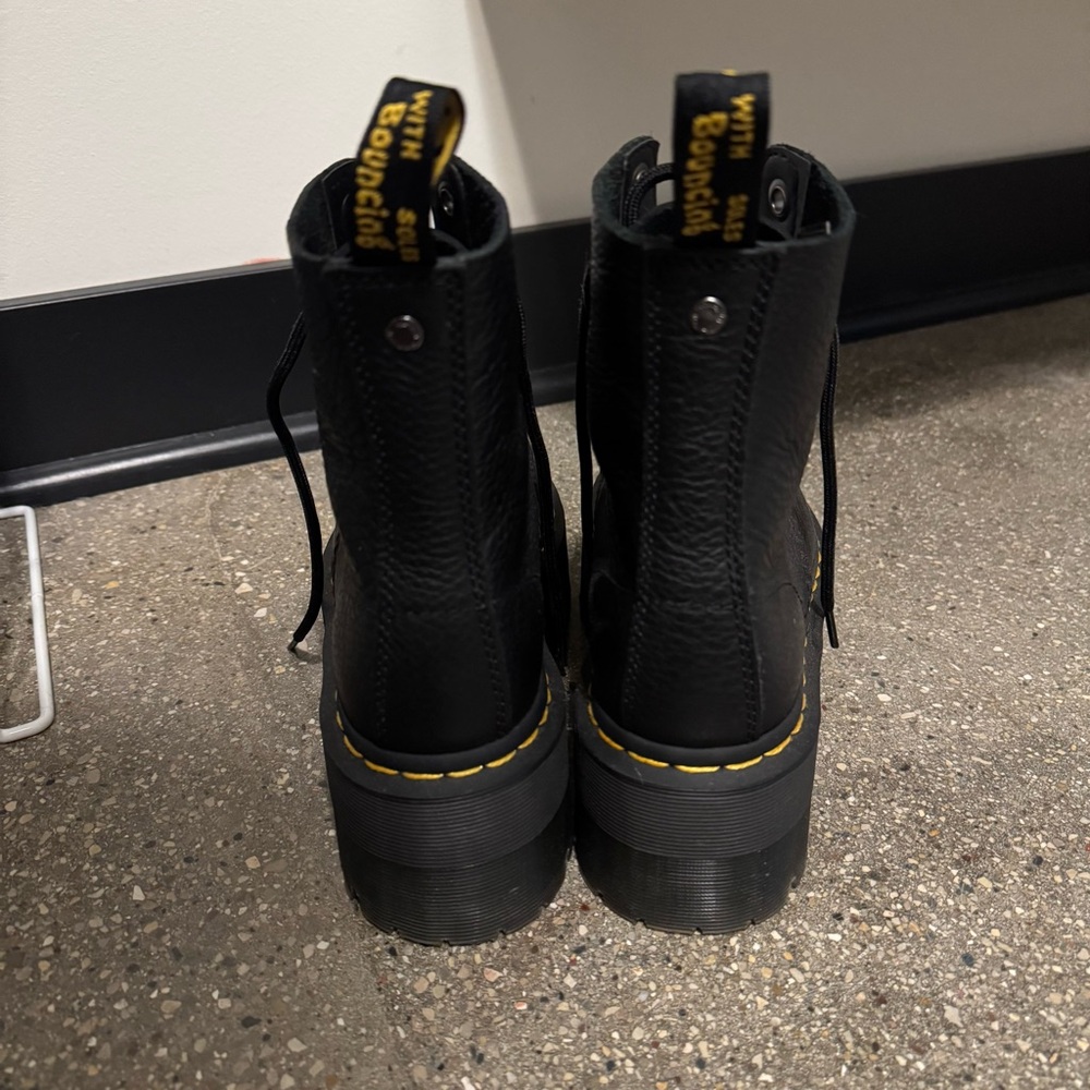Dr. Martens Black Leather Jadon Max Women's Boots, size 5 - Picture 4 of 5
